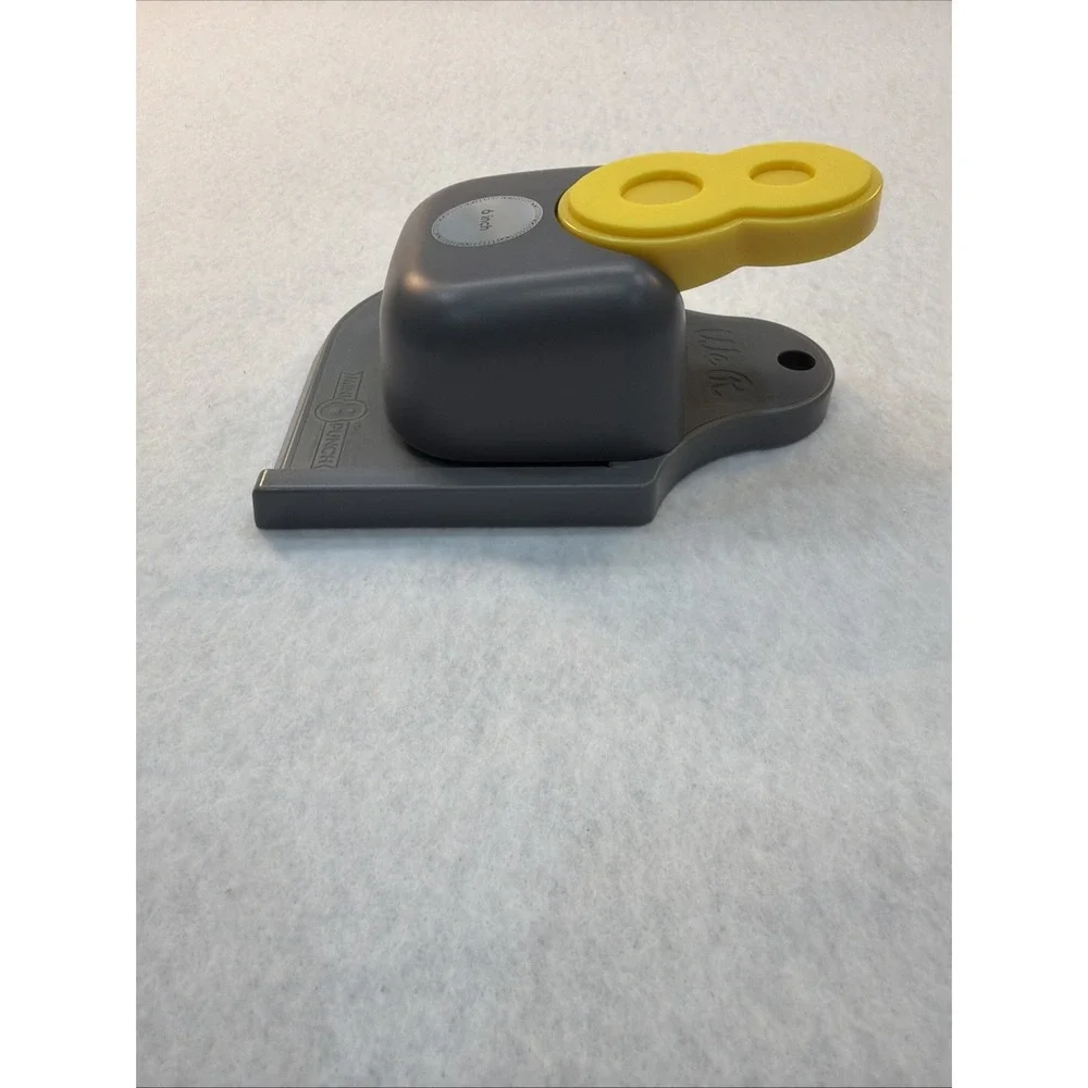 We R Memory Keepers Mini 8 Punch 6" Loop - Paper, Border, Edger - Picture 5 of 16